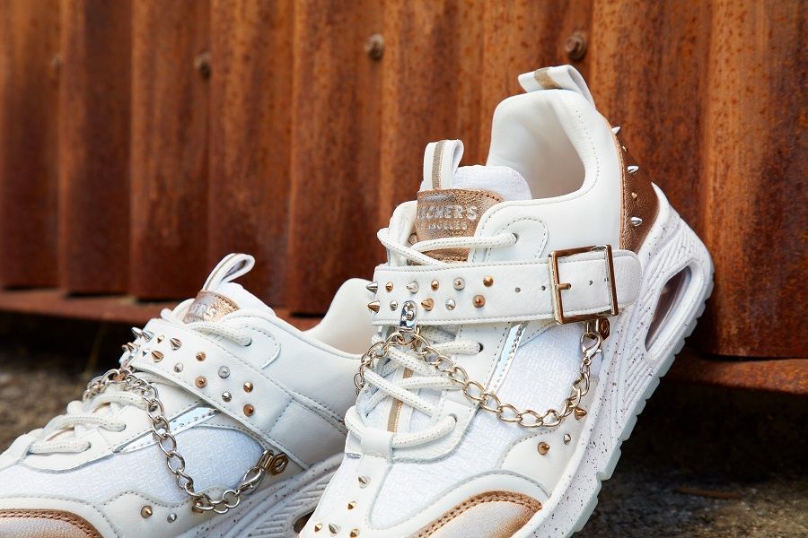 limpiar exprimir Contagioso Skechers unveils a "delicate" collection of sneakers with fringes, rivets  and chains