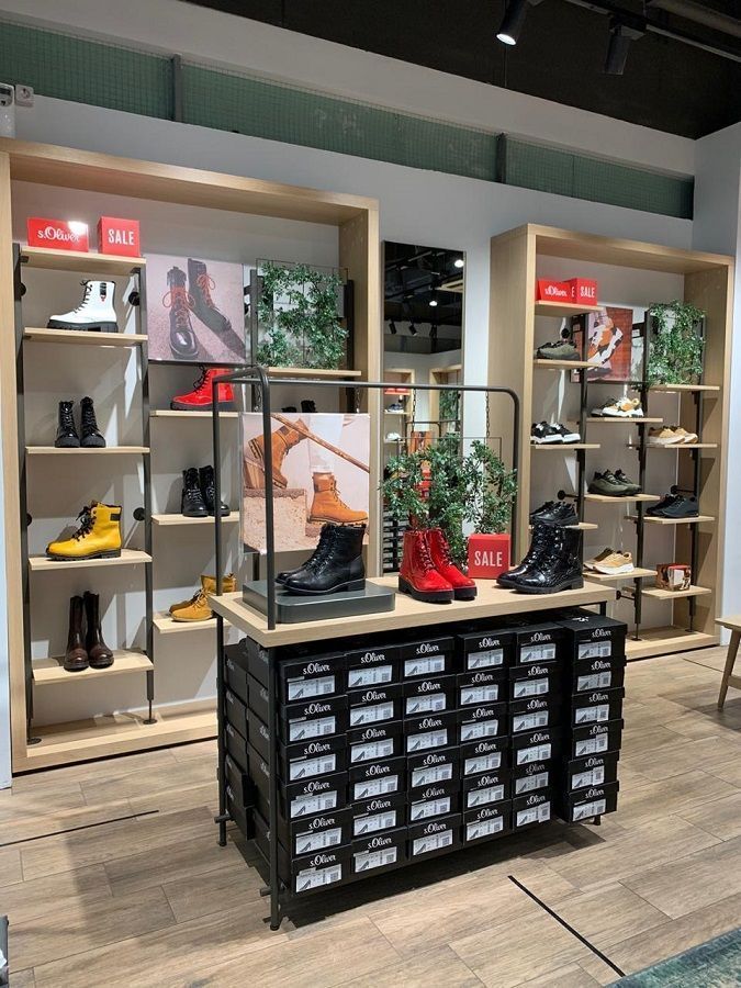 s.Oliver Shoes opened the first store in St.